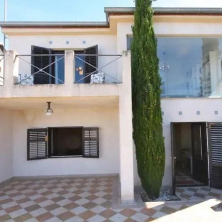 The Sea Apartment *